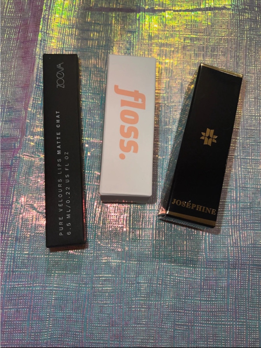 Lib bundle Floss in Sandals, Zoeva in Matte Chat and Josephine in Meet Tiphane